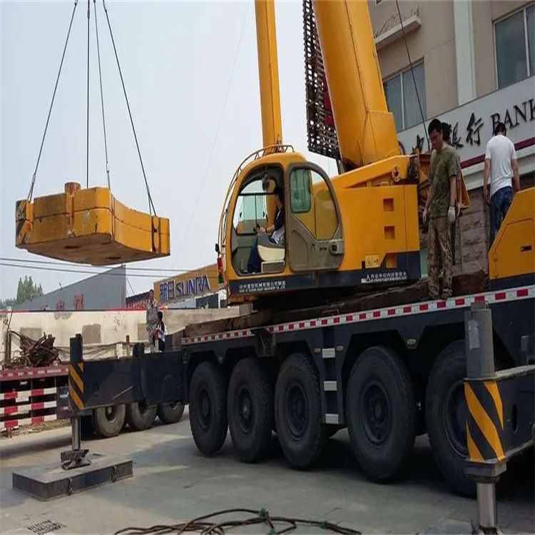 布拖当地吊车出租|机器吊装|75吨|工厂搬迁服务